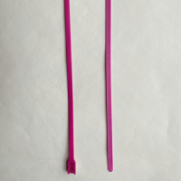 粉红色阻燃尼龙扎带